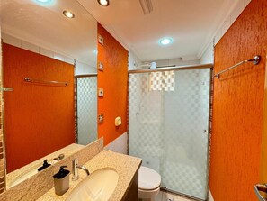 Dusche, Seife, Toilettenpapier