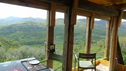The Big Pine Cone in the 3 Trees, Agnone, Molise. 4* comfort in the tree house