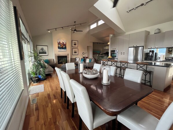 Dining - Luxury View Home (Penticton)