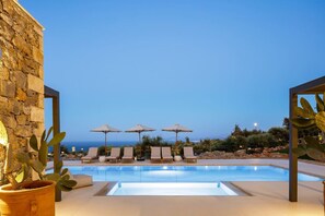 Et oppvarmet basseng