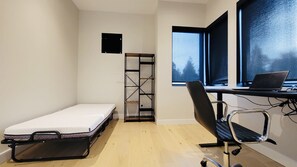 4 bedrooms, desk, iron/ironing board, travel cot