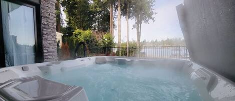 Bain à remous extérieur