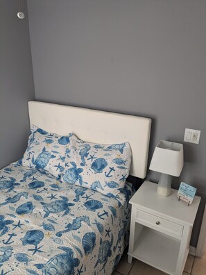 4 bedrooms, iron/ironing board, free WiFi, bed sheets