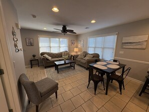 Smart TV, books - Sunny Days Sandy Toes-Lavallette NJ-4 Bedroom 2 bath-Family Ocean Beach House (Lavallette)