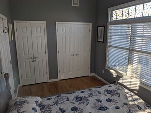 4 bedrooms, iron/ironing board, free WiFi, bed sheets - Sunny Days Sandy Toes-Lavallette NJ-4 Bedroom 2 bath-Family Ocean Beach House (Lavallette)