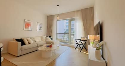 Burj Khalifa Views Cozy 1-bedroom with WiFi Fitness Room, playground,pool,Dubai