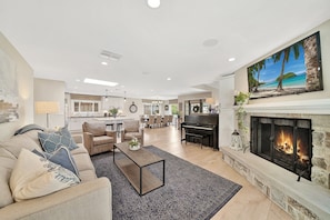 Smart TV, fireplace, DVD player, offices