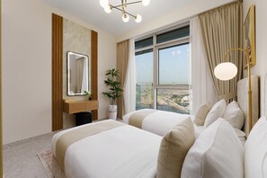 2 bedrooms, in-room safe, iron/ironing board, free WiFi