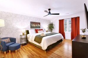 5 bedrooms, desk, iron/ironing board, free WiFi - MASTERS🏌️‍♂️Hot Tub⛳️GameRoom🏌️‍♂️Backyard (Evans)