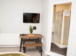 1 bedroom, iron/ironing board, Internet, bed sheets