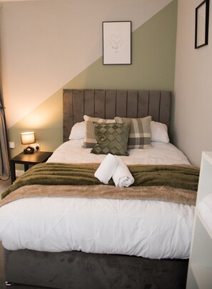 1 bedroom, iron/ironing board, Internet, bed sheets