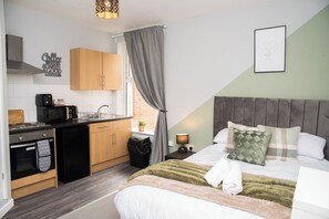 1 bedroom, iron/ironing board, Internet, bed sheets