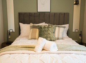 1 bedroom, iron/ironing board, Internet, bed sheets