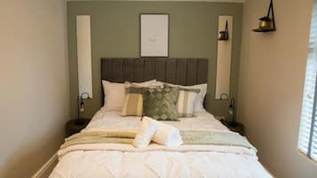 1 bedroom, iron/ironing board, internet, bed sheets