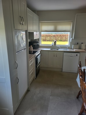 Fridge, microwave, oven, stovetop - Four bedroom country cottage with scenic views (Mallow)
