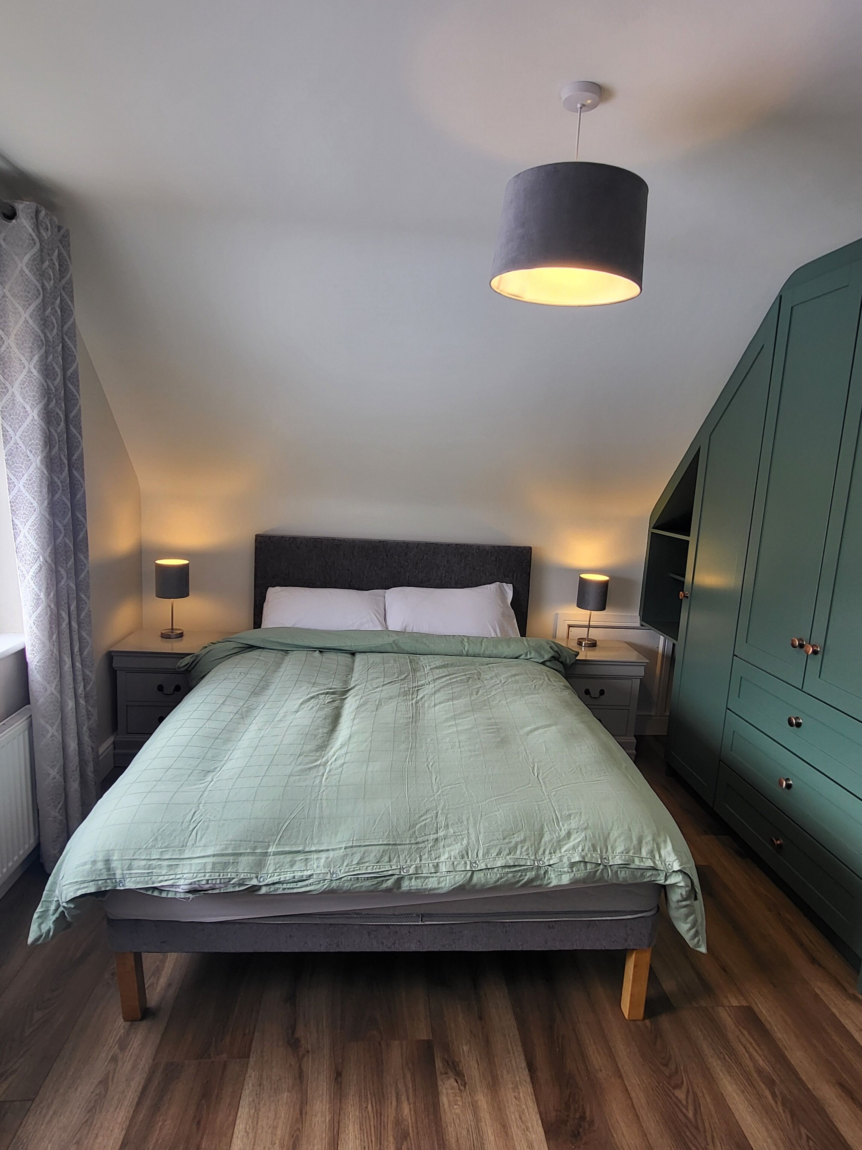 4 chambres, fer et planche à repasser, lit parapluie, Wi-Fi gratuit