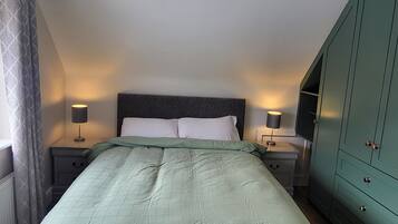 4 chambres, fer et planche à repasser, lit parapluie, Wi-Fi gratuit