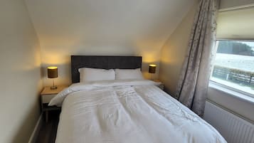 4 bedrooms, iron/ironing board, travel crib, free WiFi