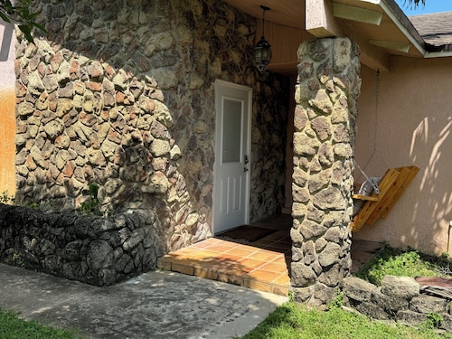 Charming 1-bedroom apartment with WiFi, AC in wonderful West Palm Beach