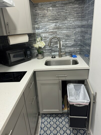 Charming 1-bedroom apartment with WiFi, AC in wonderful West Palm Beach