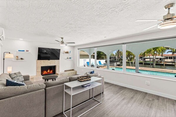 Smart TV, fireplace, offices