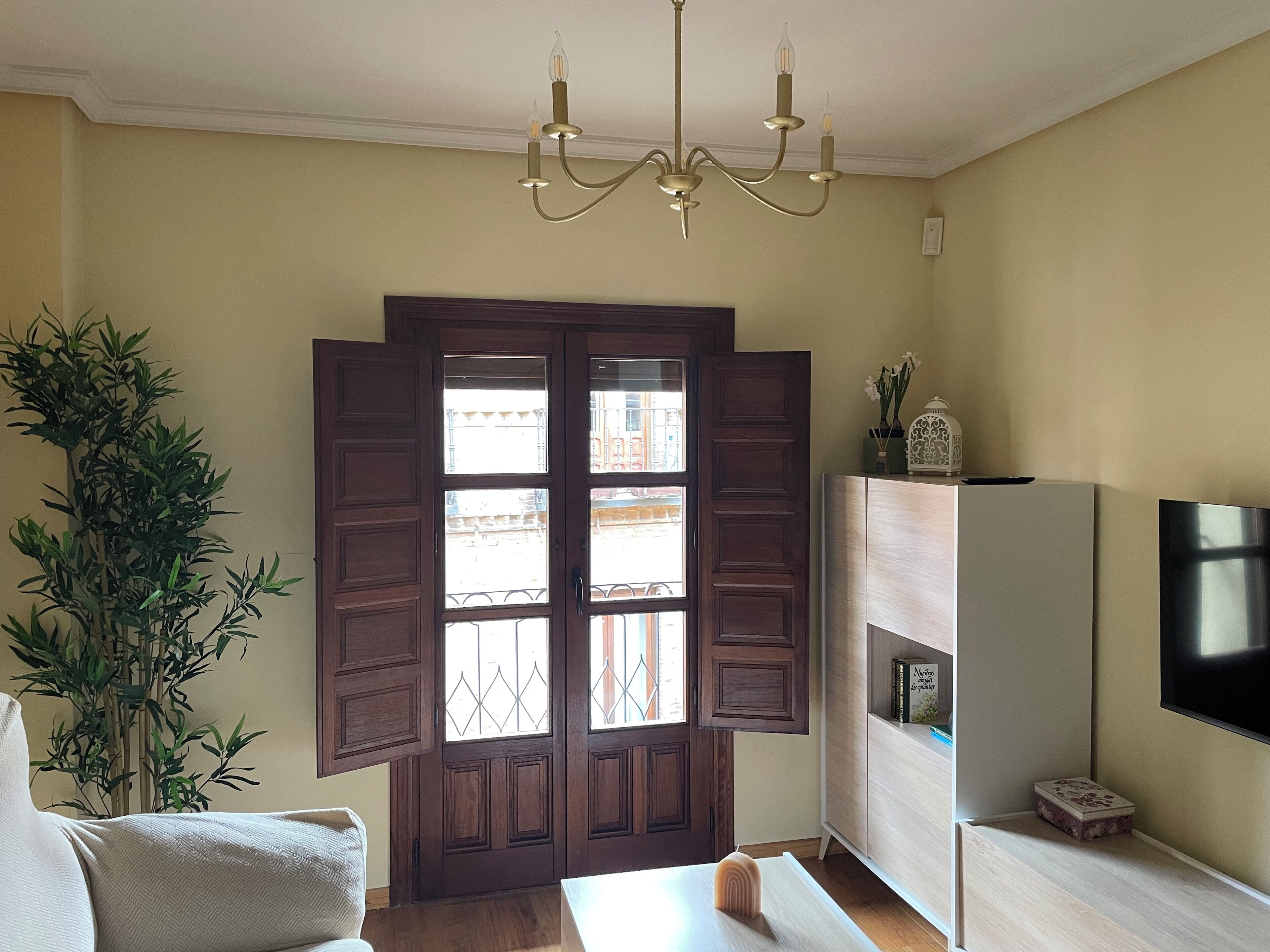 Una Smart TV, libros