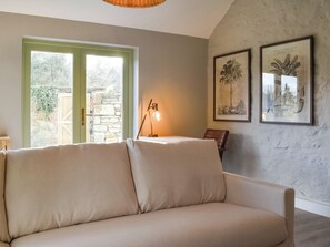 TV, fireplace - 2 bedroom accommodation in Bodmin (Bodmin)