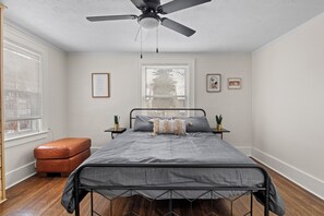 3 bedrooms, iron/ironing board, WiFi, bed sheets