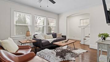 Fernseher, Tischfußball