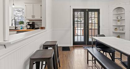 3-Bedroom Private Home with Game Room, Fully Fenced, Near Lake Ontario Shoreline