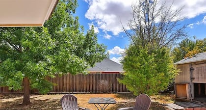 Charming 3-bedroom house with WiFi and AC in lovely Abilene