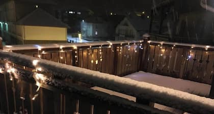 appart de 80m2 extra centre avec terrasse et vue dégagée sur la montagne .