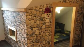 2 chambres, fer et planche à repasser