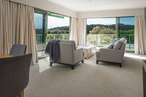 Smart TV, ping pong, books