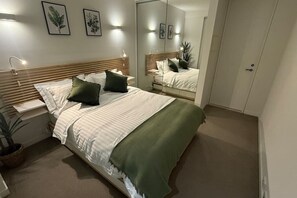 1 室のベッドルーム、デスク、アイロン / アイロン台、WiFi