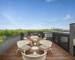 屋外ダイニングエリア