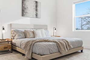 4 bedrooms, desk, iron/ironing board, WiFi