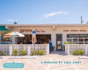 Exterior - Luxe Waterfront Villa: Pool, Hot Tub, Golf Cart (Indian Rocks Beach)