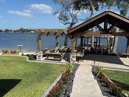   Lake  June Cove Getaway