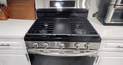 Huge 5BR in Best Location ~ 25 Min to NYC