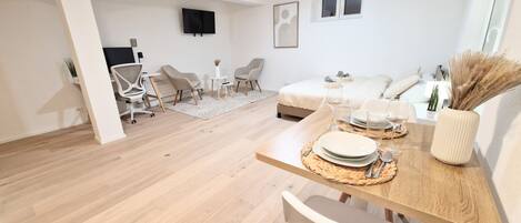 1 sovrum, skrivbord, gratis wi-fi och sängkläder