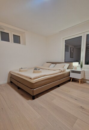 1 chambre, bureau, accès au Wi-Fi (inclus), literie fournie