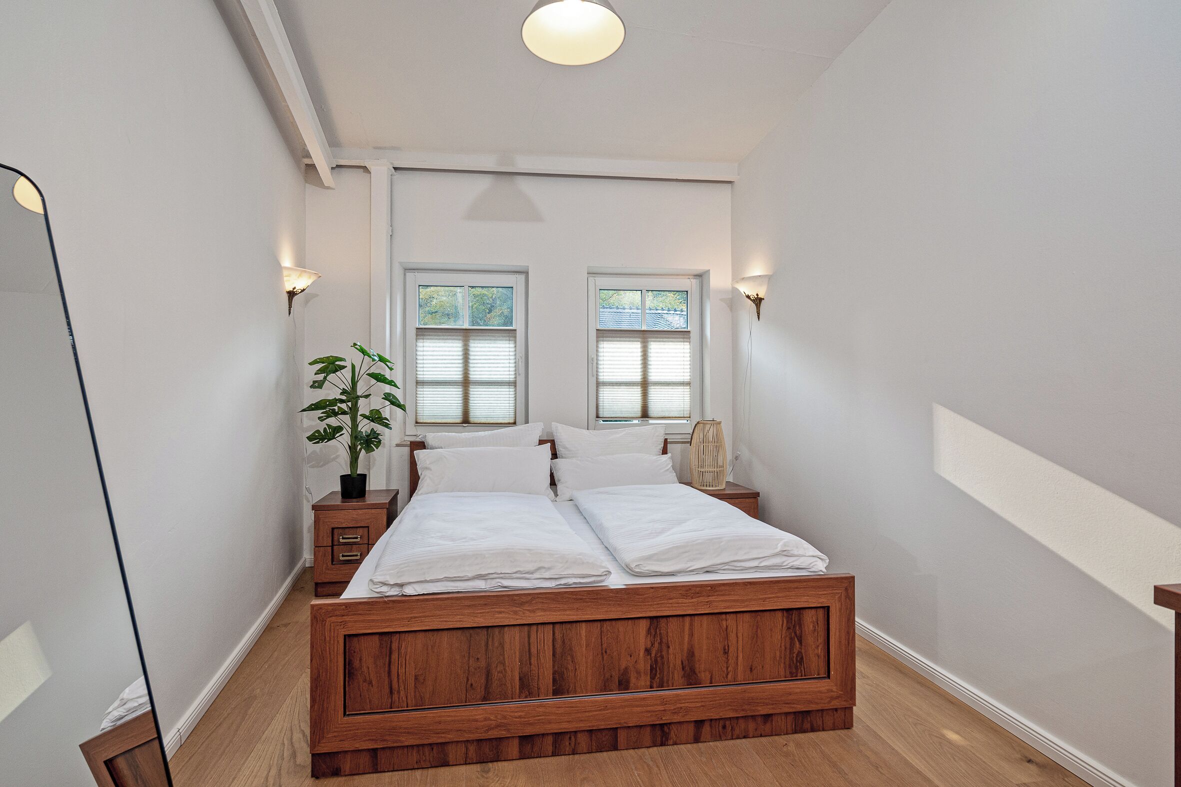 5 bedrooms, desk, travel crib, free WiFi