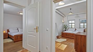 5 Schlafzimmer, Schreibtisch, Reisekinderbett, kostenloses WLAN