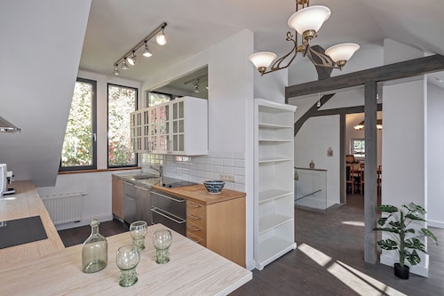 Luxurious sandstone villa - 320 sqm - 7 rooms