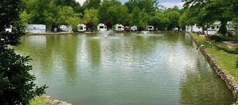 Crofty Bear - RV Campsite in Gatlinburg - Free WiFi & Full Hookups in RV Resort