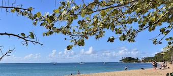 Charming 2-bedroom condo in delightful Rincón with AC, pool, beach, parking..