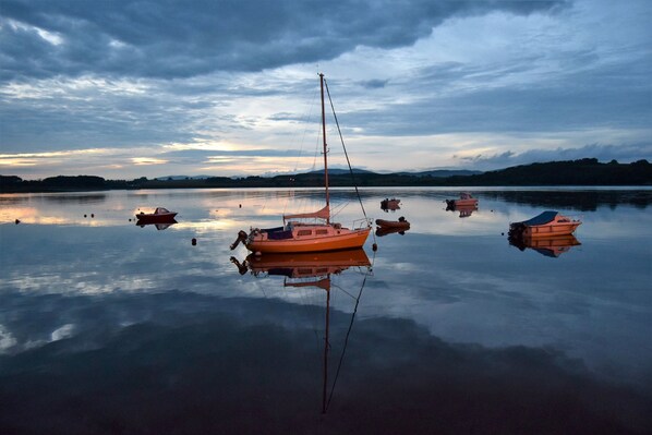 Marina - Comfortable retreat with sea views in friendly Scottish village  (Garlieston)
