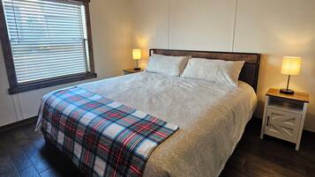 2 habitaciones, tabla de planchar con plancha, wifi y ropa de cama