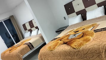 Familiekamer | 1 slaapkamer, een strijkplank/strijkijzer, gratis wifi, beddengoed